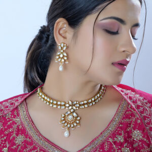 Traditional Kundan Jewelry Set